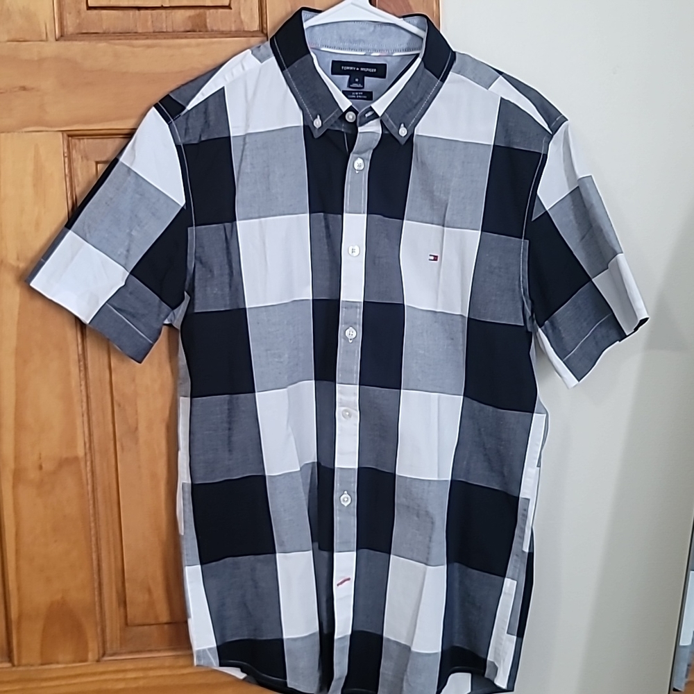 Tommy Hilfiger button up